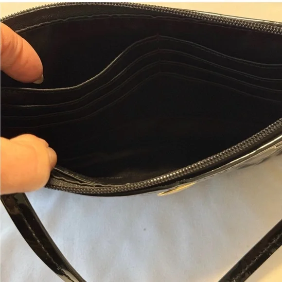 Gorgeous Y2k Liquid Glossy Black Coach pouch Baguette - Picture 2 of 8